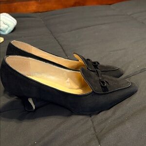 Liz Claiborne Black Suede Pointed Kitten Heel Loafers